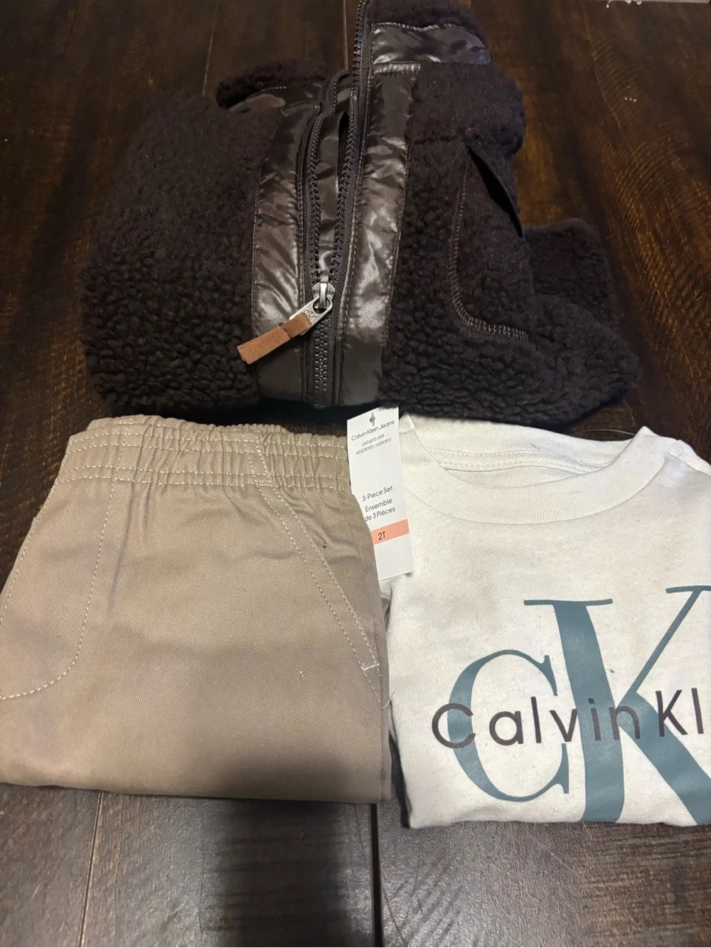 Calvin Klein Kids Long Sleeve Logo Tee in Off-White